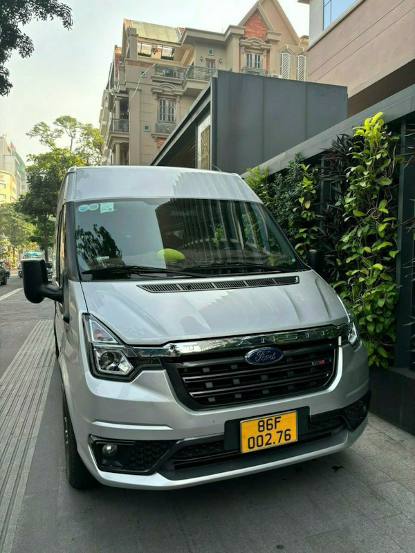 Thuê xe 16 chỗ Sài Gòn
